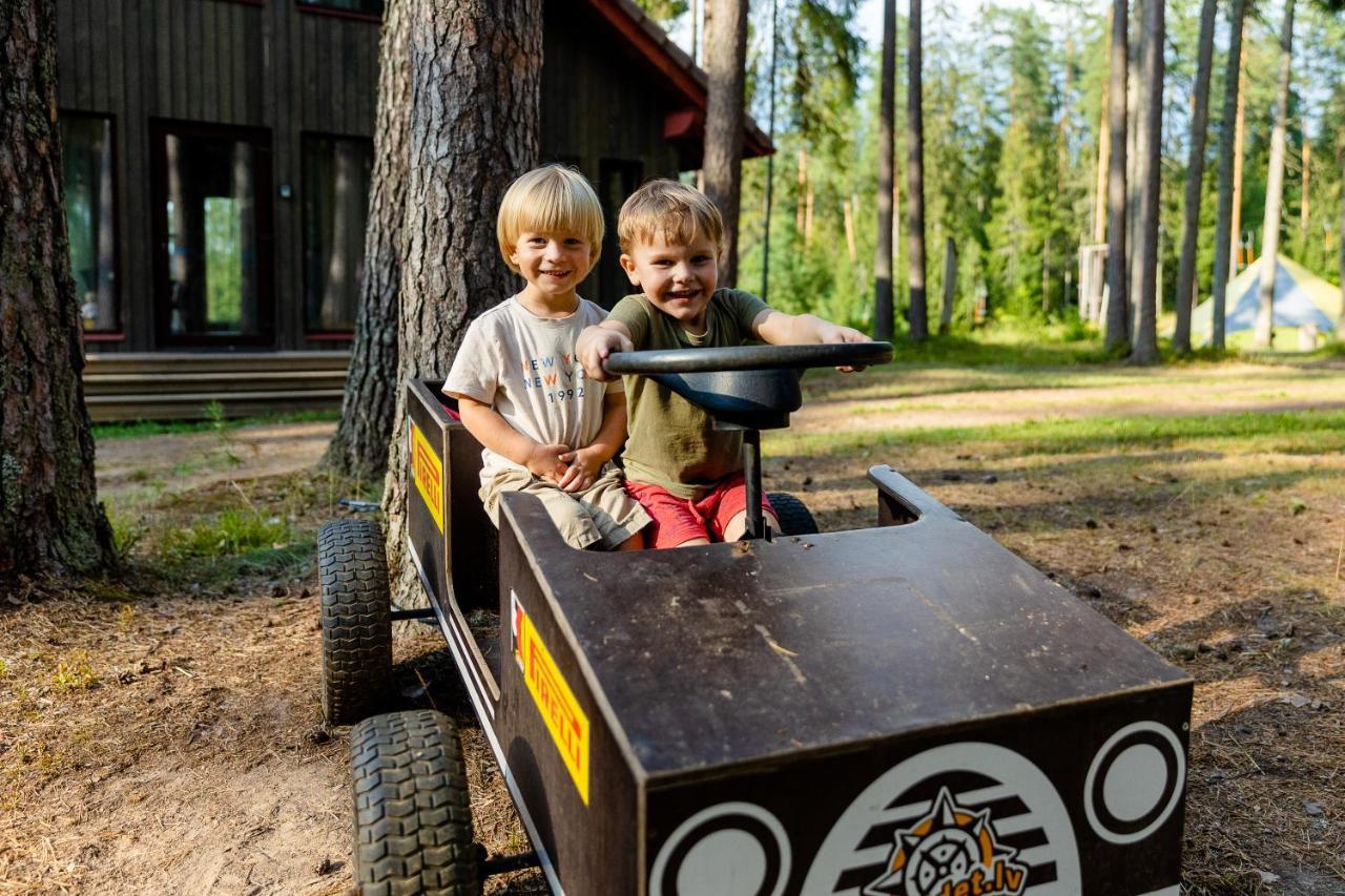 Kempings Ozolkalns Cesis Bagian luar foto